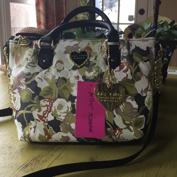 Betsey Johnson Handbags - NWT Floral Betsey Johnson Bag